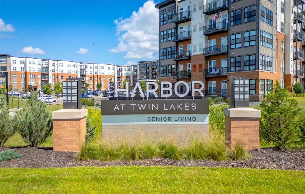 Harbor Court Apartments 